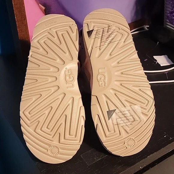 UGG Mini Bailey Bow Starry Lite Boots - Picture 5 of 7